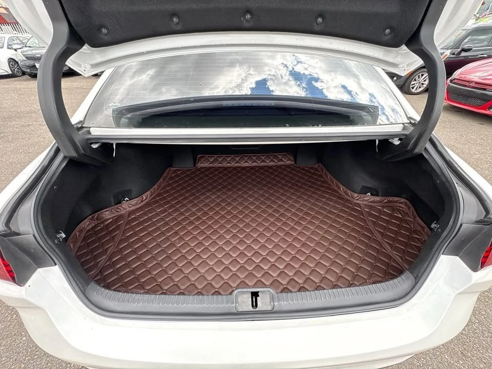 2020 Lexus ES 7th Gen - Image 8 of 20
