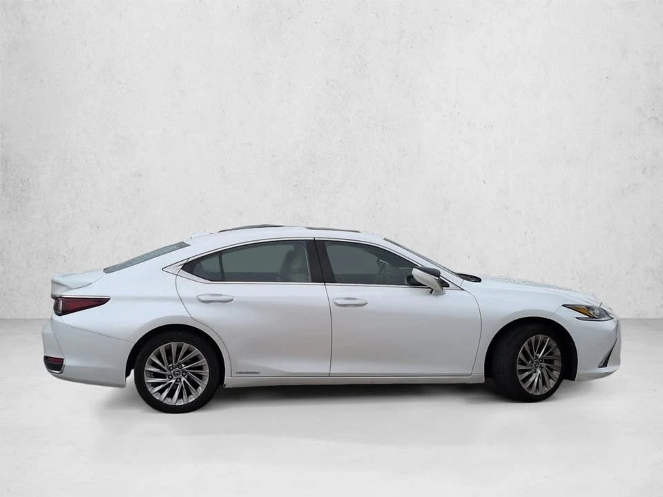 2020 Lexus ES 7th Gen - Image 6 of 12