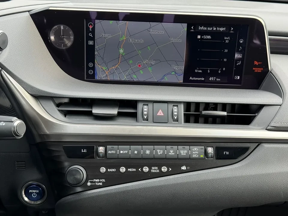 2020 Lexus ES 7th Gen - Image 9 of 15