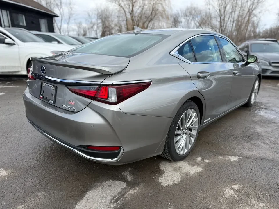 2020 Lexus ES 7th Gen - Image 5 of 15