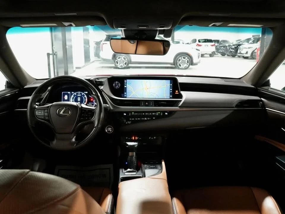 2020 Lexus ES 7th Gen - Image 15 of 20