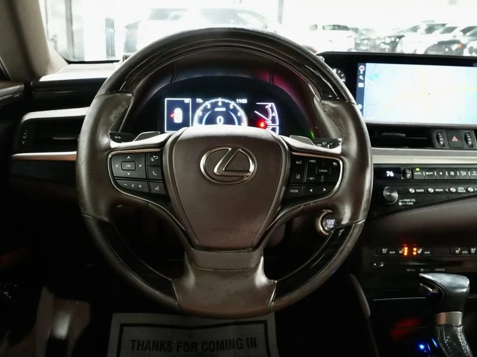 2020 Lexus ES 7th Gen - Image 17 of 20
