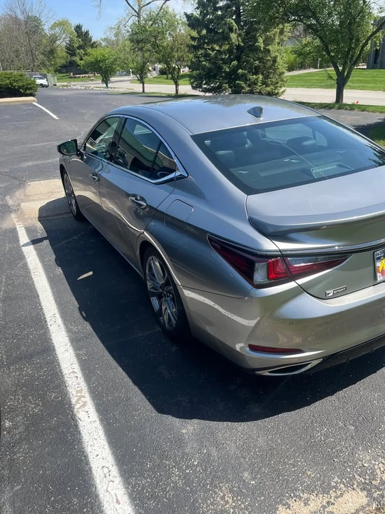 2020 Lexus ES 7th Gen - Image 4 of 7