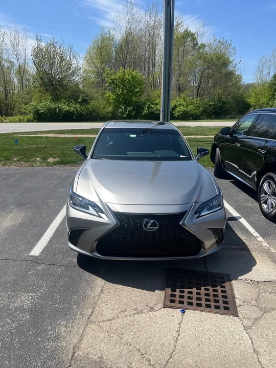 2020 Lexus ES 7th Gen - Image 2 of 7