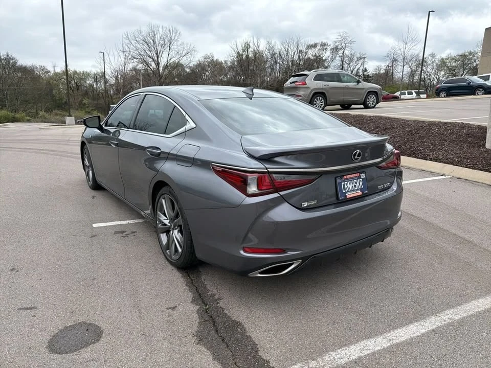 2020 Lexus ES 7th Gen - Image 7 of 10