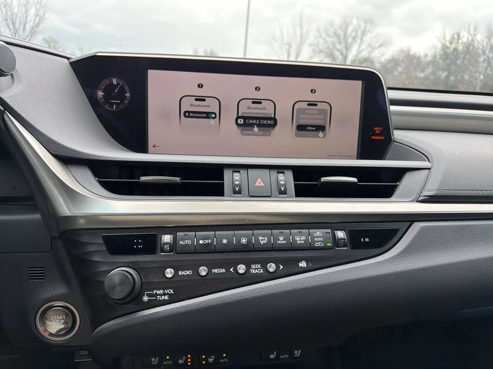 2020 Lexus ES 7th Gen - Image 10 of 10