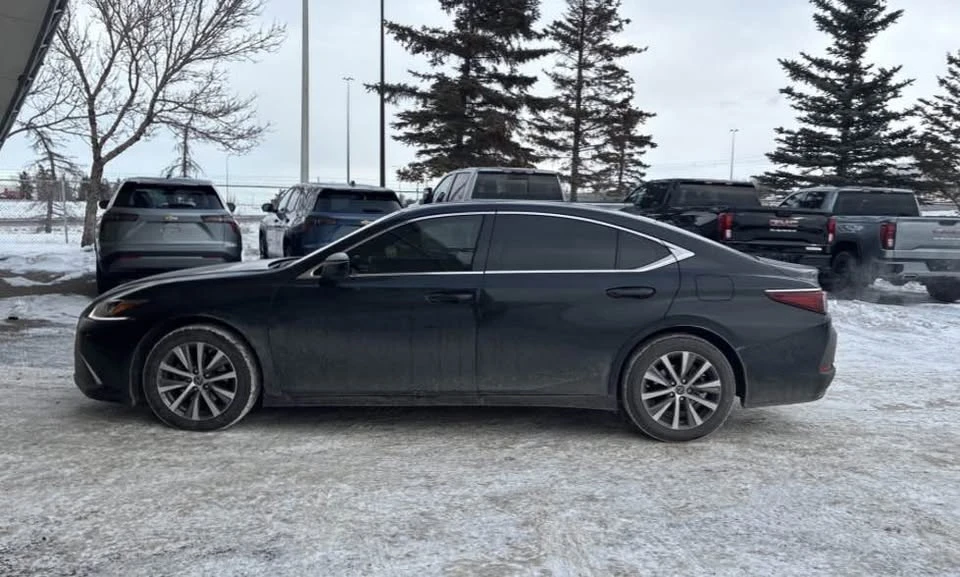 2020 Lexus ES 7th Gen - Image 2 of 19