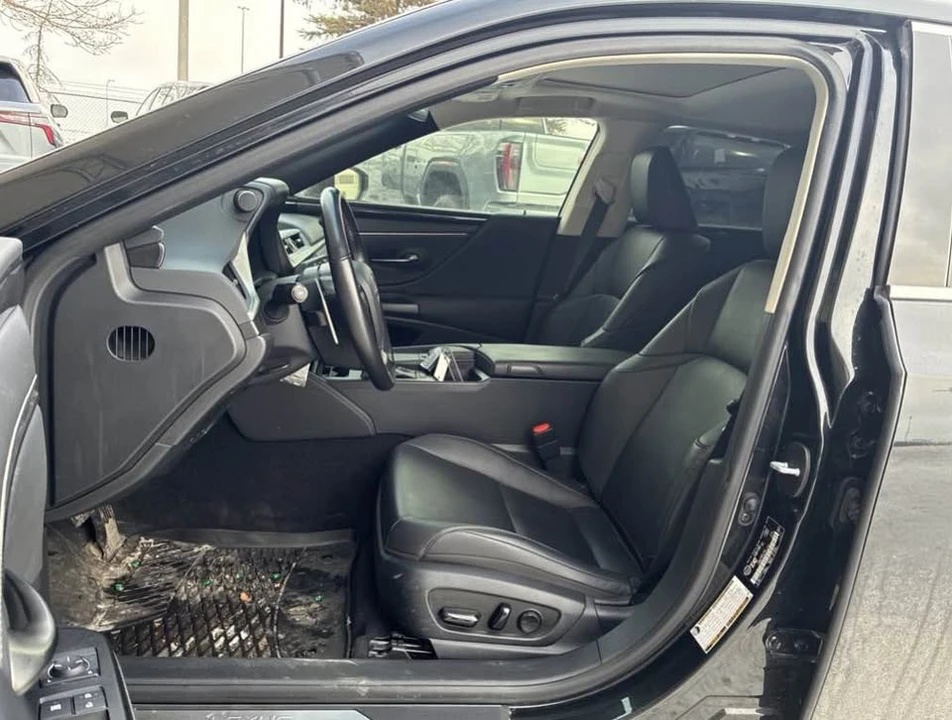 2020 Lexus ES 7th Gen - Image 10 of 19