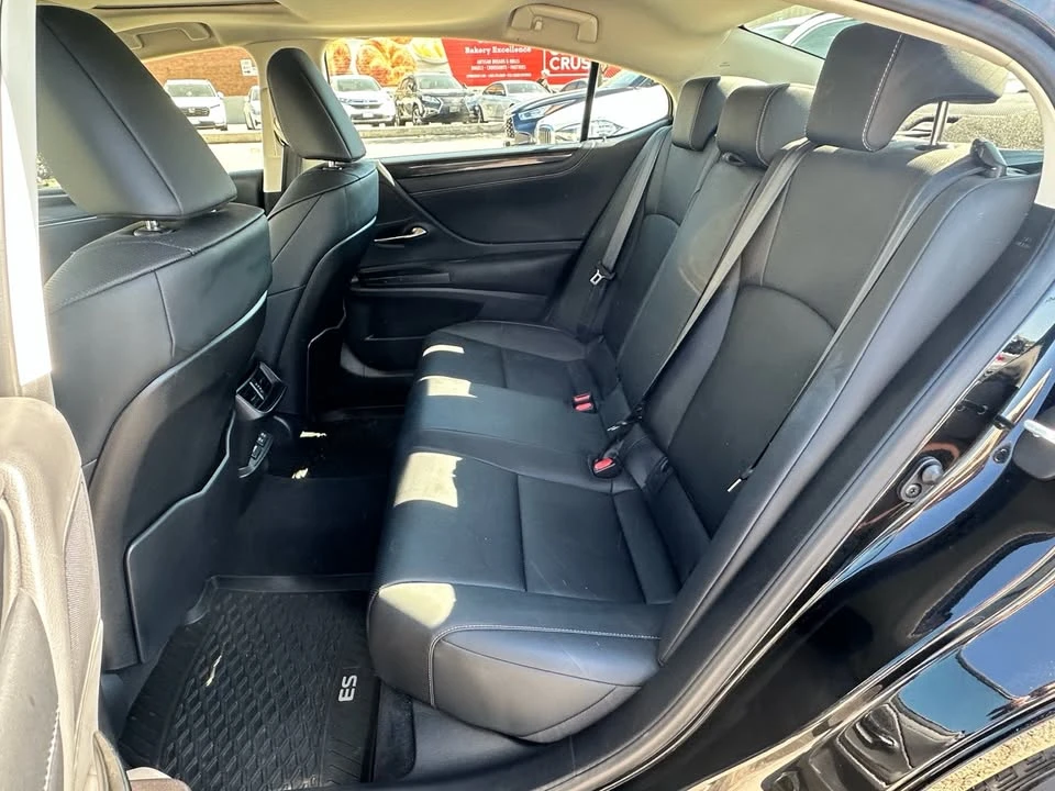 2020 Lexus ES 7th Gen - Image 7 of 15