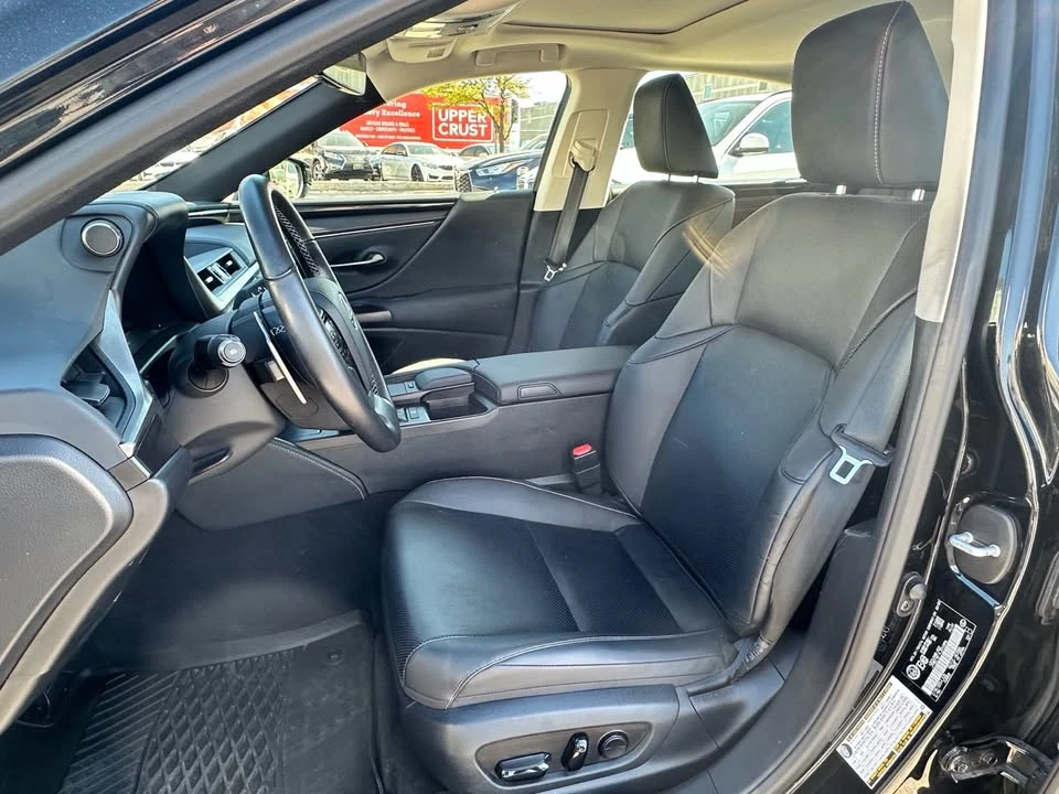2020 Lexus ES 7th Gen - Image 6 of 15