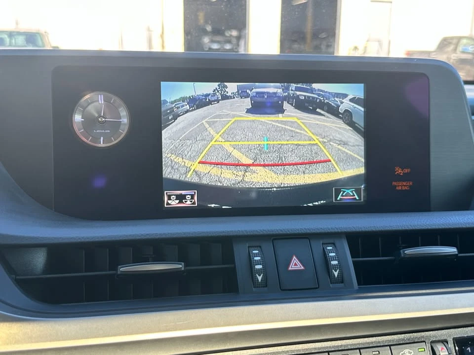 2020 Lexus ES 7th Gen - Image 15 of 15