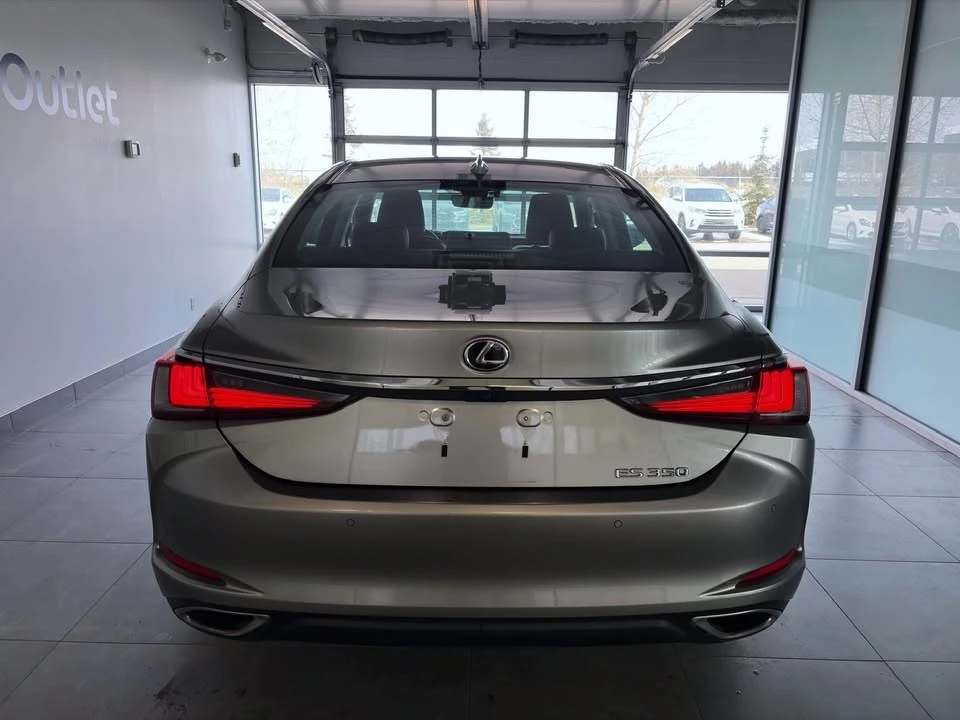 2020 Lexus ES 7th Gen - Image 3 of 15