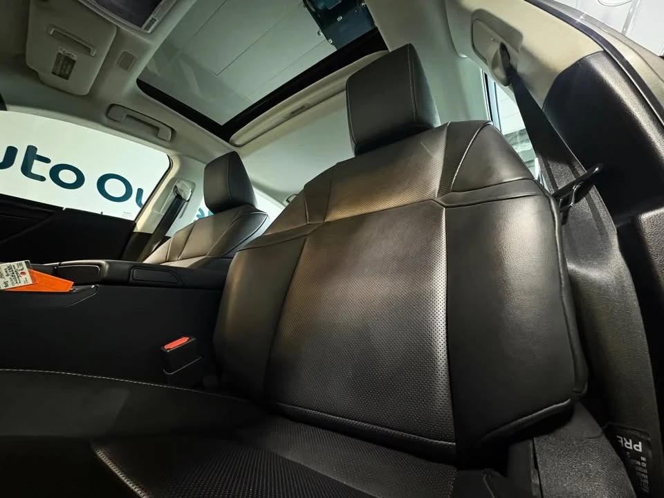 2020 Lexus ES 7th Gen - Image 6 of 15