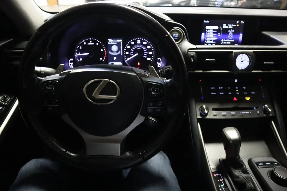2020 Lexus IS 3rd Gen - Image 15 of 20
