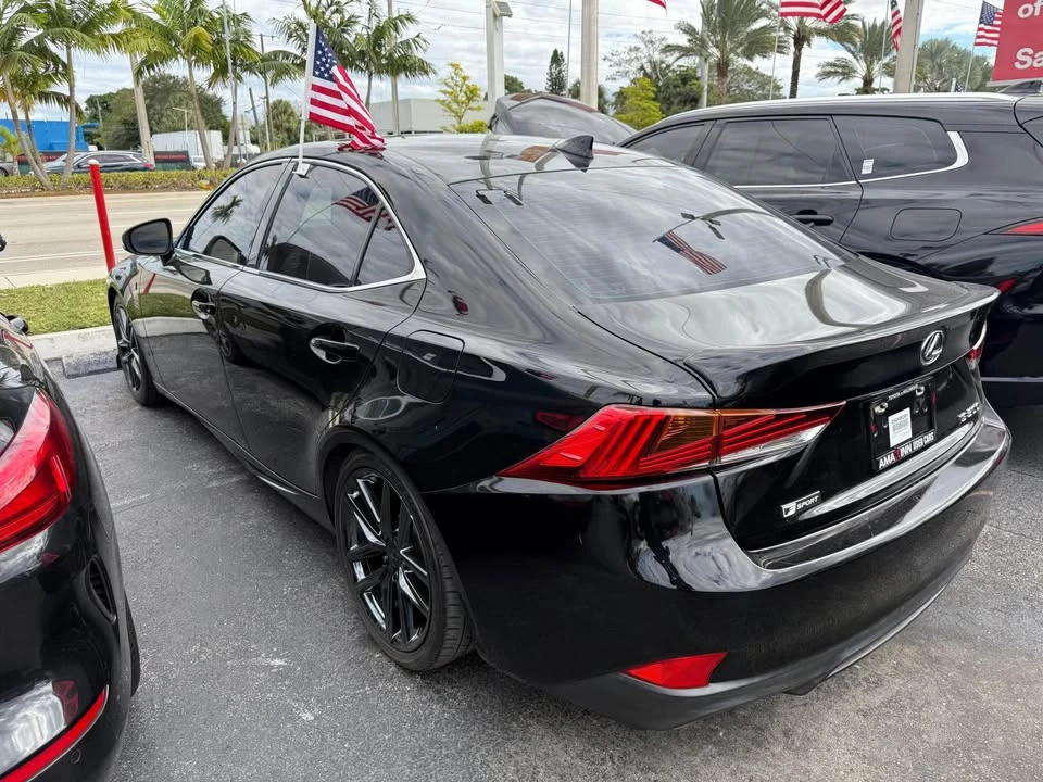 2020 Lexus IS 3rd Gen - Image 4 of 4