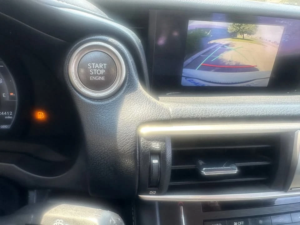 2020 Lexus IS 3rd Gen - Image 16 of 20