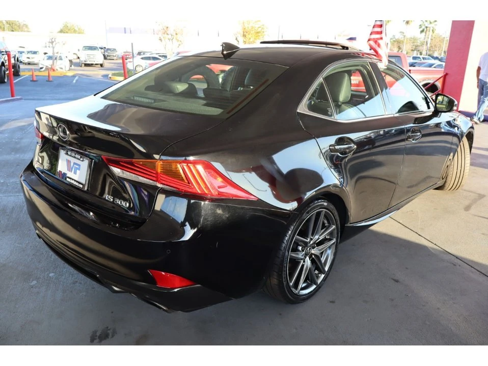 2020 Lexus IS 3rd Gen - Image 4 of 16