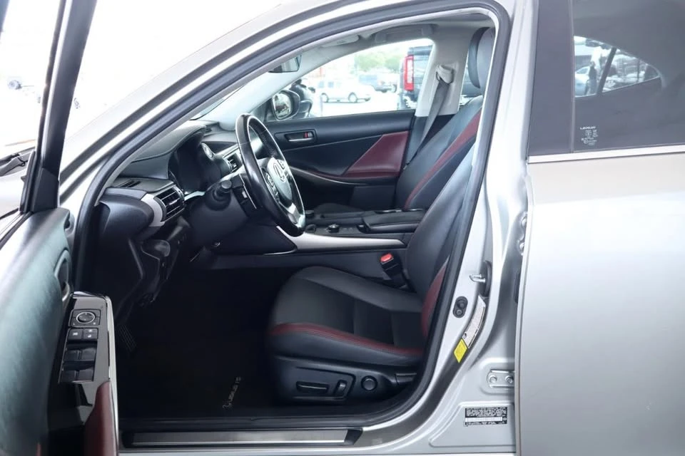 2020 Lexus IS 3rd Gen - Image 15 of 20