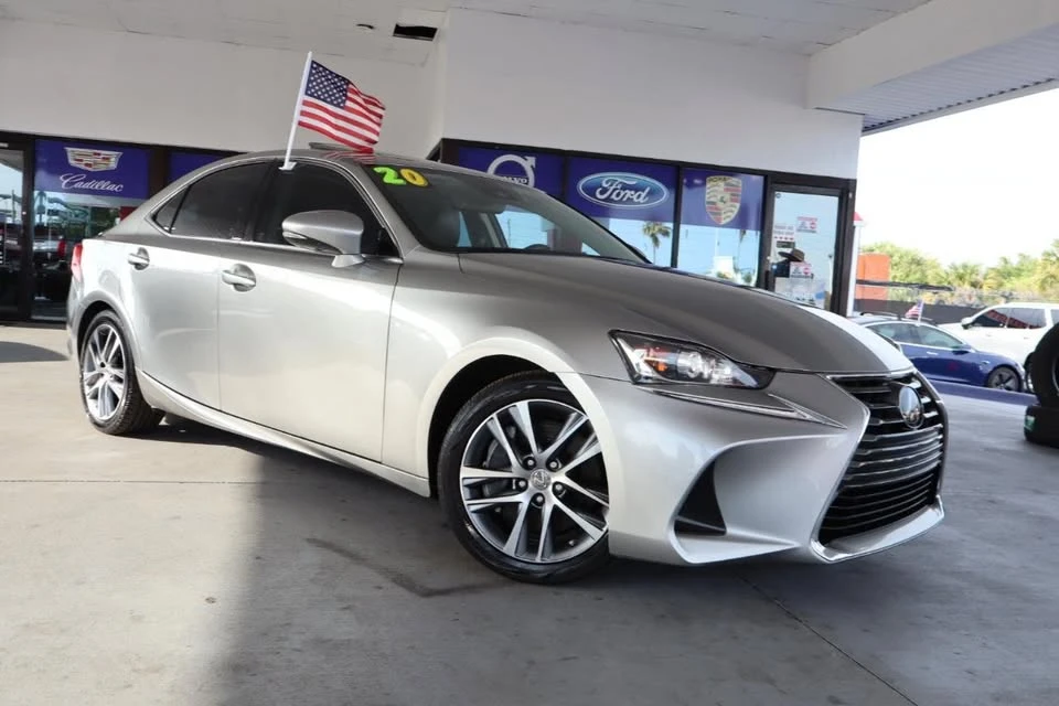 2020 Lexus IS 3rd Gen - Image 3 of 20