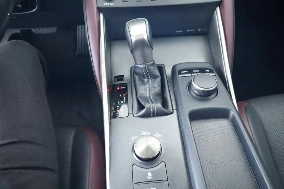 2020 Lexus IS 3rd Gen - Image 19 of 20