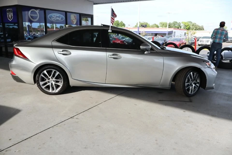 2020 Lexus IS 3rd Gen - Image 6 of 20