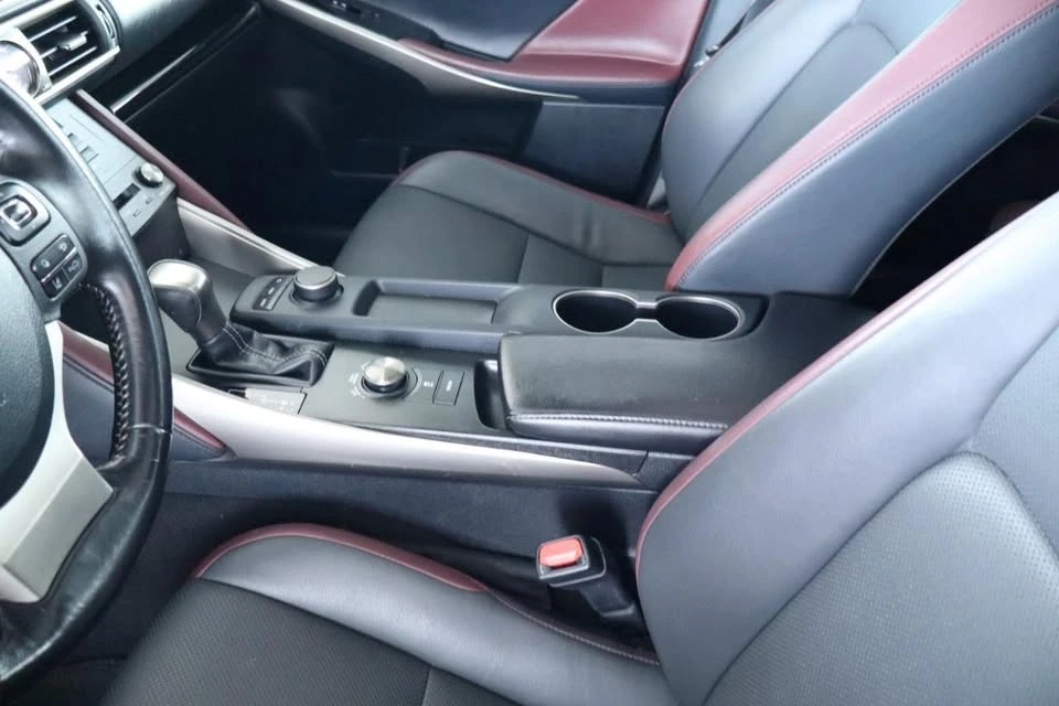 2020 Lexus IS 3rd Gen - Image 17 of 20