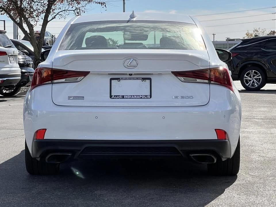 2020 Lexus IS 3rd Gen - Image 4 of 19