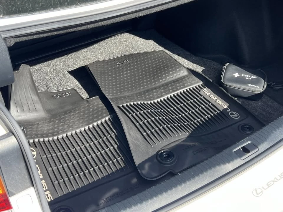2020 Lexus IS 3rd Gen - Image 12 of 19