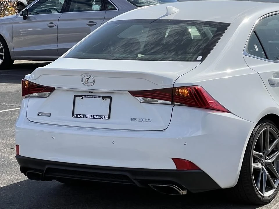 2020 Lexus IS 3rd Gen - Image 5 of 19