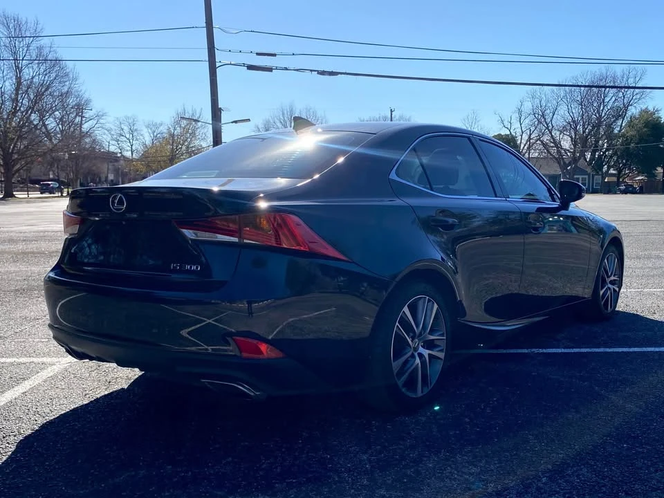 2020 Lexus IS 3rd Gen - Image 6 of 12