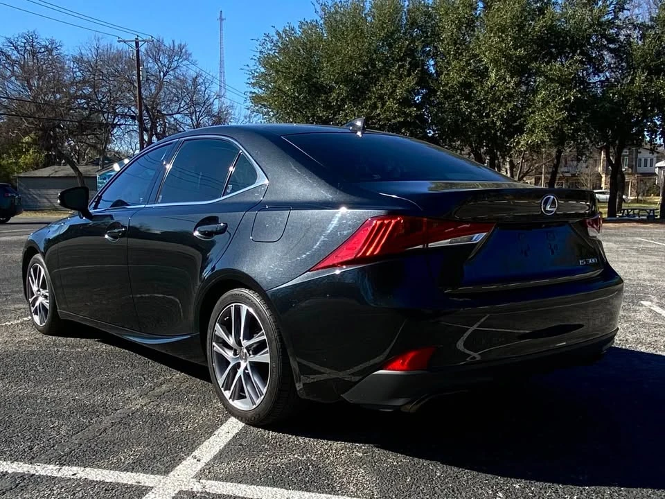 2020 Lexus IS 3rd Gen - Image 4 of 12