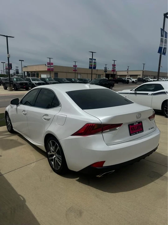 2020 Lexus IS 3rd Gen - Image 4 of 9