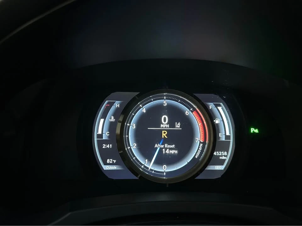 2020 Lexus IS 3rd Gen - Image 6 of 9