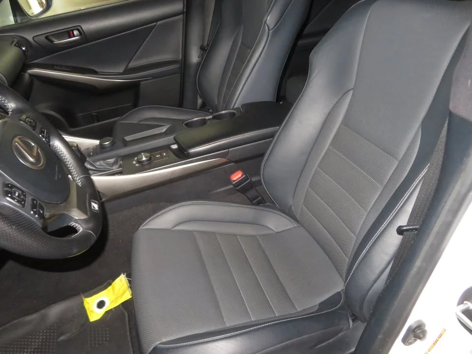 2020 Lexus IS 3rd Gen - Image 19 of 20