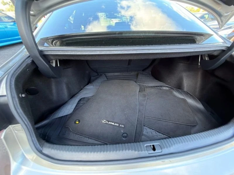2020 Lexus IS 3rd Gen - Image 18 of 20