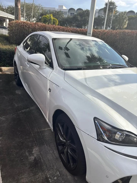 2020 Lexus IS 3rd Gen - Image 4 of 10