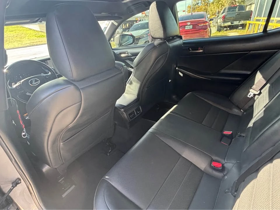 2020 Lexus IS 3rd Gen - Image 6 of 7