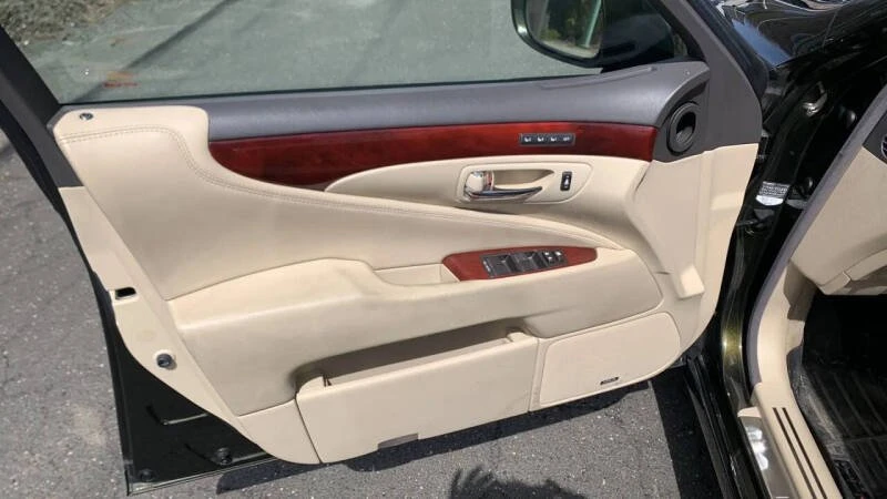 2020 Lexus LS 4th Gen - Image 14 of 19