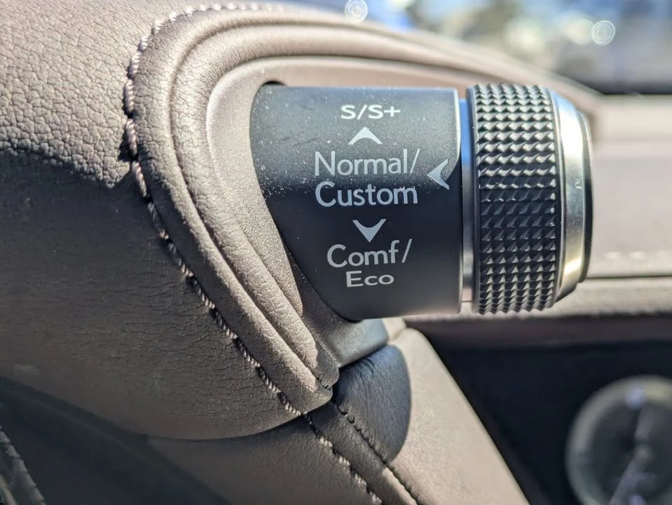 2020 Lexus LS 5th Gen - Image 15 of 18