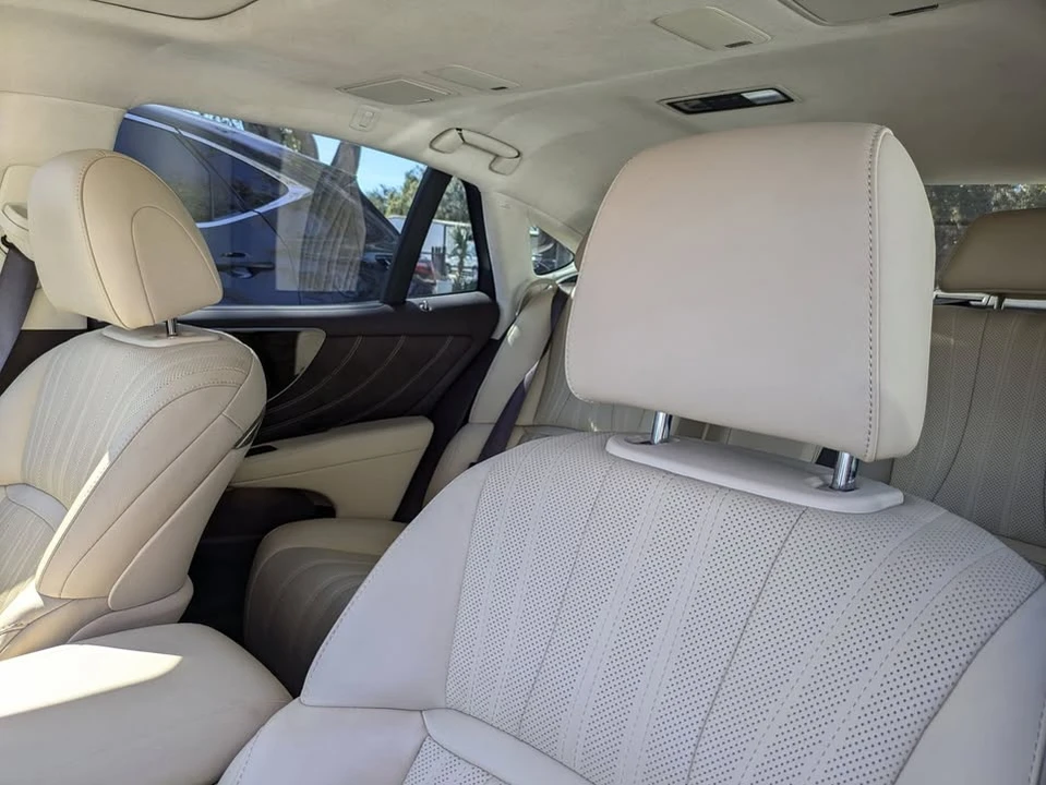 2020 Lexus LS 5th Gen - Image 13 of 18