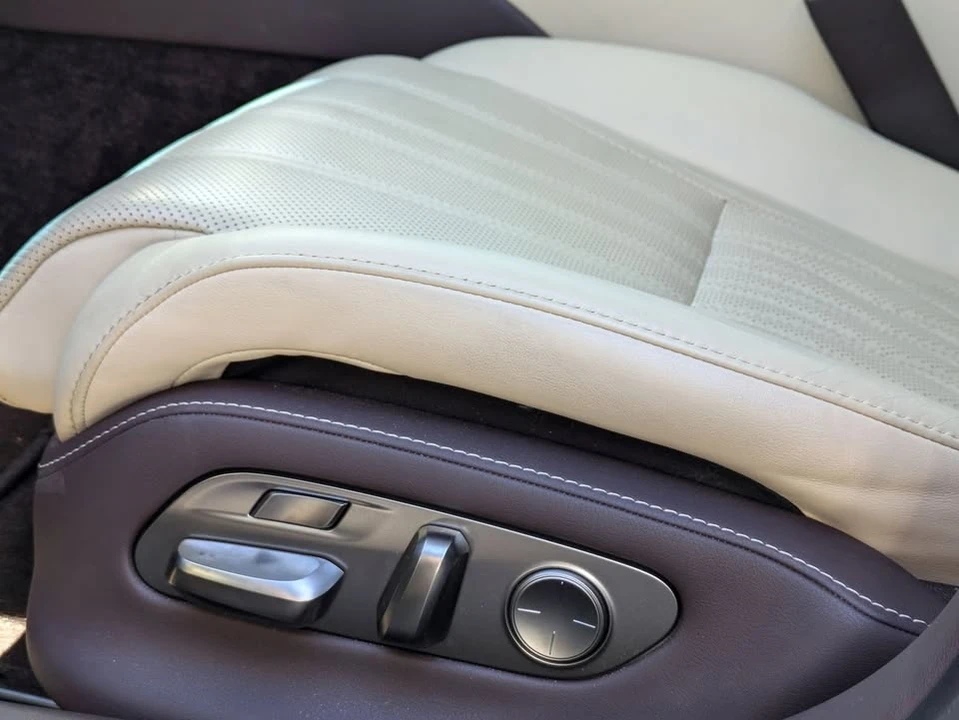 2020 Lexus LS 5th Gen - Image 9 of 18