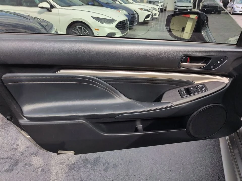 2020 Lexus RC - Image 9 of 20