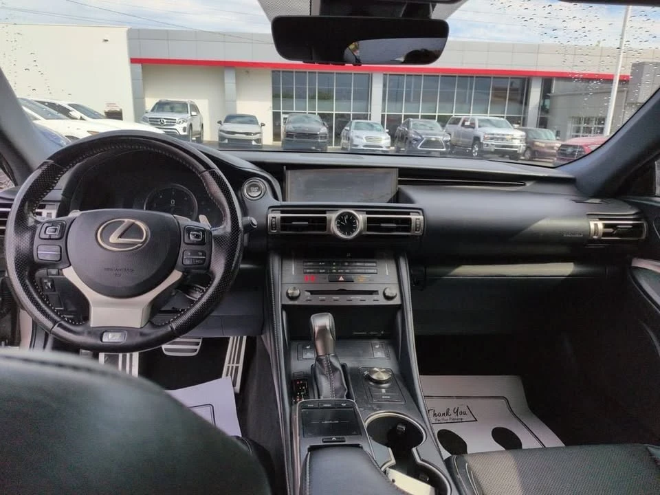2020 Lexus RC - Image 11 of 20