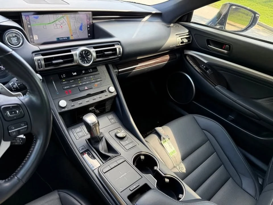 2020 Lexus RC - Image 14 of 19