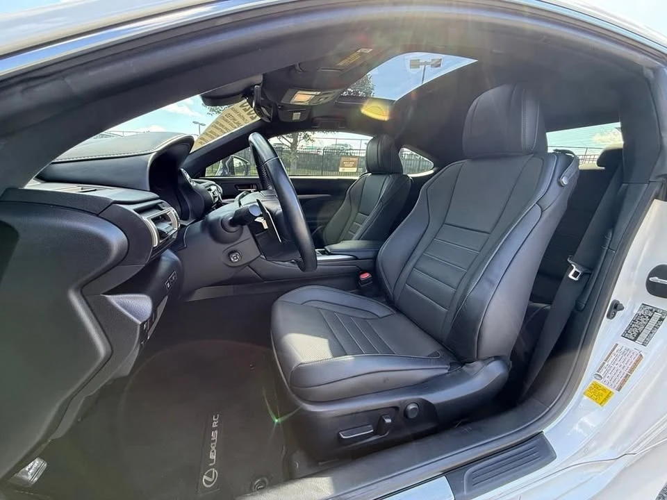 2020 Lexus RC - Image 10 of 19