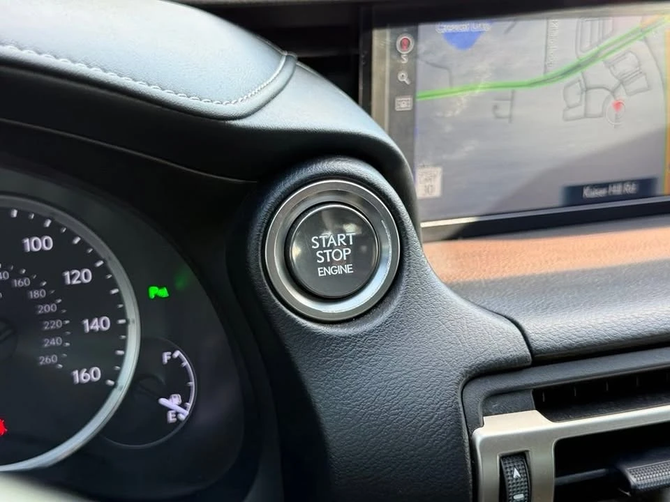 2020 Lexus RC - Image 13 of 19
