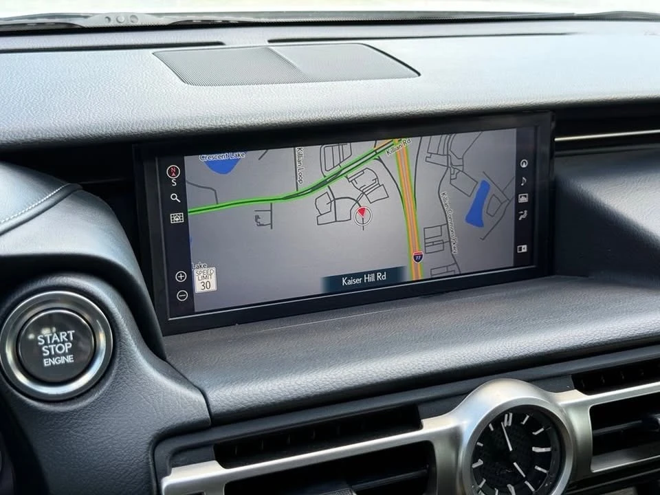 2020 Lexus RC - Image 17 of 19