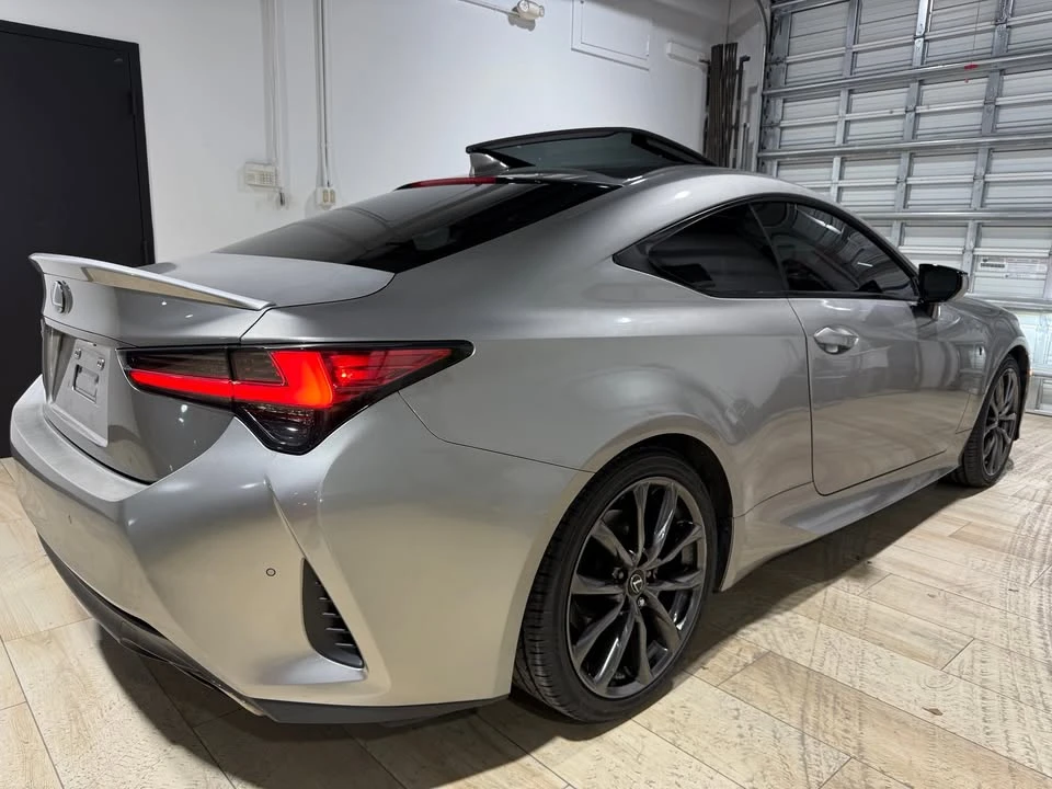 2020 Lexus RC - Image 4 of 11