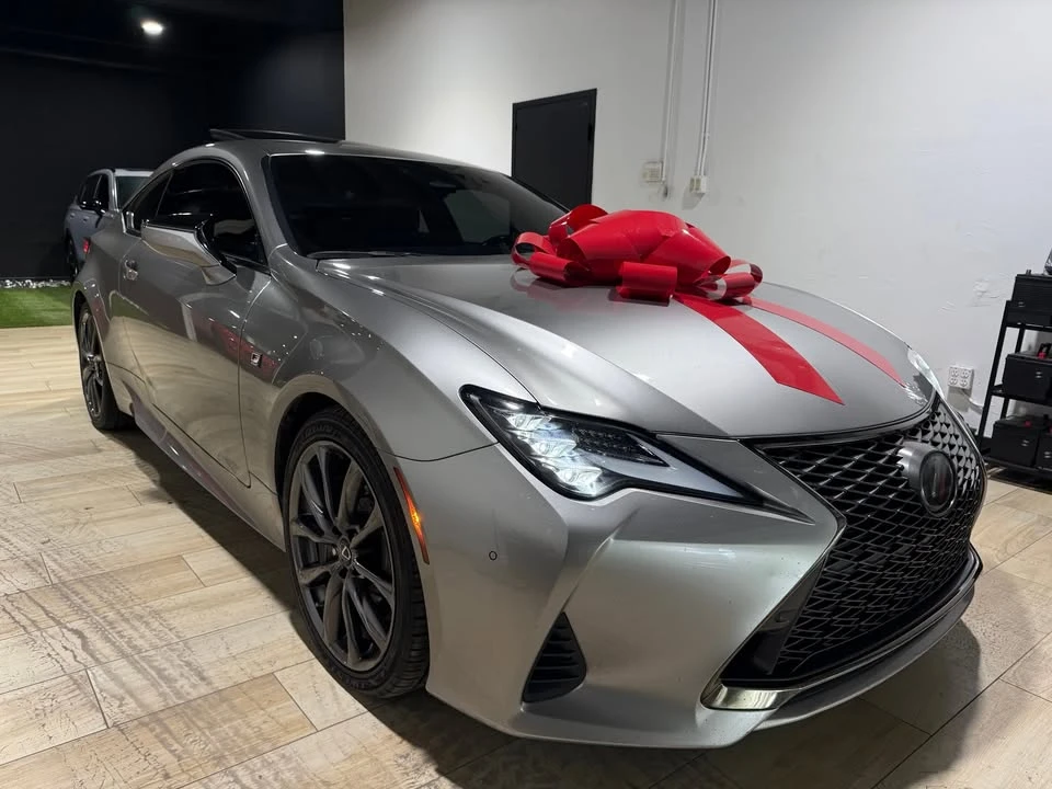 2020 Lexus RC - Image 5 of 11