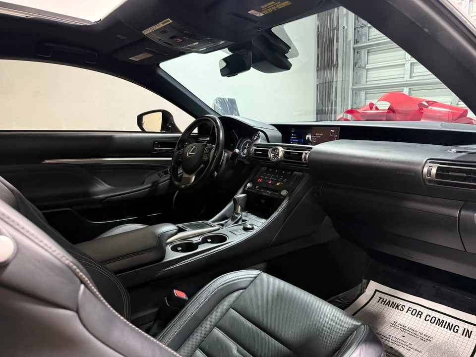 2020 Lexus RC - Image 6 of 11